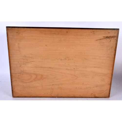 540 - AN ANTIQUE MAHOGANY MILITARY INTEREST PARQUETRY RECTANGULAR BOX depicting two soliders carrying anot... 