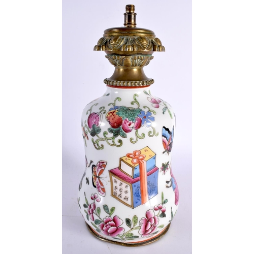 57 - A 19TH CENTURY FRENCH SAMSONS OF PARIS COUNTRY HOUSE LAMP painted in the Chinese Export style. 27 cm... 