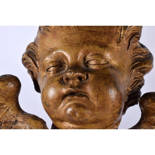 611 - A PAIR OF 17TH/18TH CENTURY CONTINENTAL GESSO GILTWOOD PUTTI FIGURES. Largest 46 cm x 24 cm.