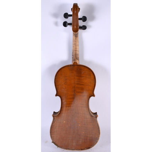 619 - A VINTAGE TWO PIECE BACK VIOLIN and bow. 58 cm long, length of back 35.5 cm.