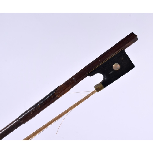 619 - A VINTAGE TWO PIECE BACK VIOLIN and bow. 58 cm long, length of back 35.5 cm.