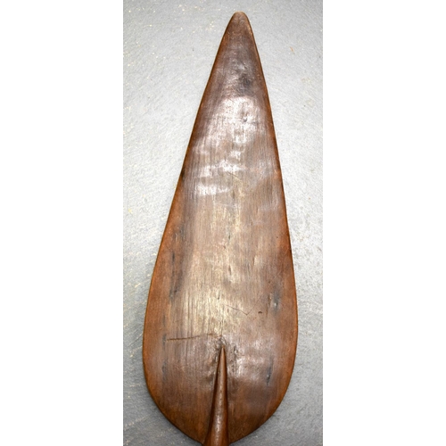 686 - A HEAVY HARDWOOD SOUTHSEA ISLANDS POLYNESIAN CARVED WOOD PADDLE. 150 cm long.