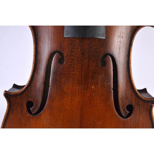 711 - A TWO PIECE BACK VIOLIN. 57 cm long, length of back 35.5 cm.