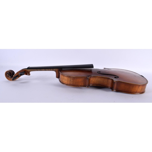 711 - A TWO PIECE BACK VIOLIN. 57 cm long, length of back 35.5 cm.