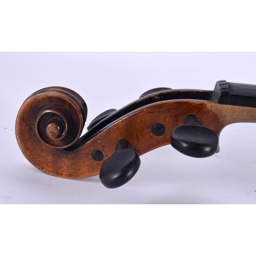 711 - A TWO PIECE BACK VIOLIN. 57 cm long, length of back 35.5 cm.