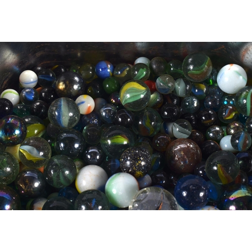 738 - ASSORTED VINTAGE GLASS MARBLES. (qty)