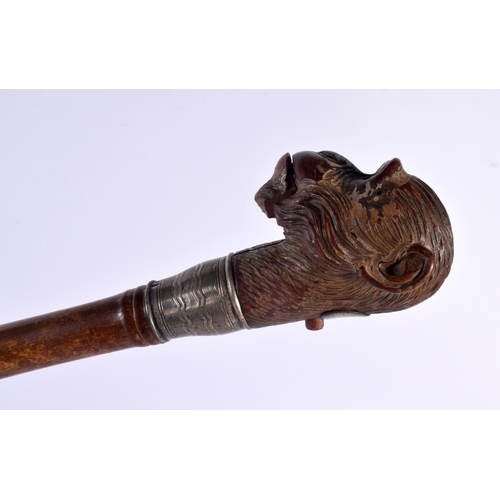 822 - A RARE ANTIQUE SILVER MOUNTED ARTICULATED TREEN MONKEY HEAD WALKING CANE. 90cm long.