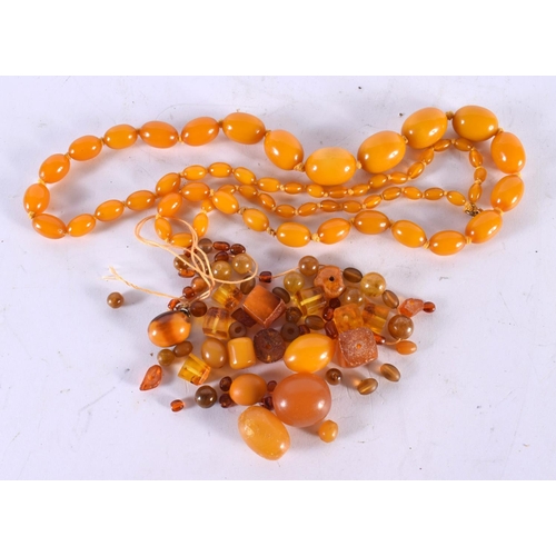 900 - ASSORTED AMBER etc. 135 grams. (qty)