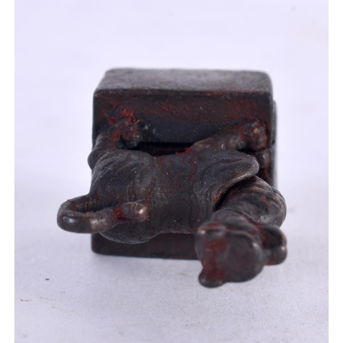 1002 - A CHINESE BRONZE BUDDHISTIC BEAST SEAL. 45 grams. 3.5 cm x 2 cm.