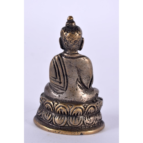 1031 - A 19TH CENTURY CHINESE TIBETAN BRONZE FIGURE OF A BUDDHA Qing. 76 grams. 6 cm x 3.75 cm.