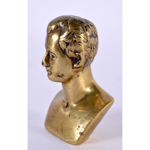 1036 - AN 18TH/19TH CENTURY EUROPEAN COUNTRY HOUSE BRONZE BUST OF A MALE. 278 grams. 6.75 cm x 4.25 cm.