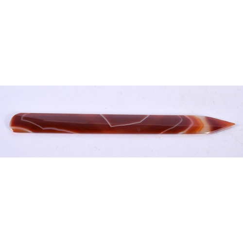 1040 - AN ART DECO BANDED AGATE LETTER OPENER. 29.8 grams. 19 cm long.