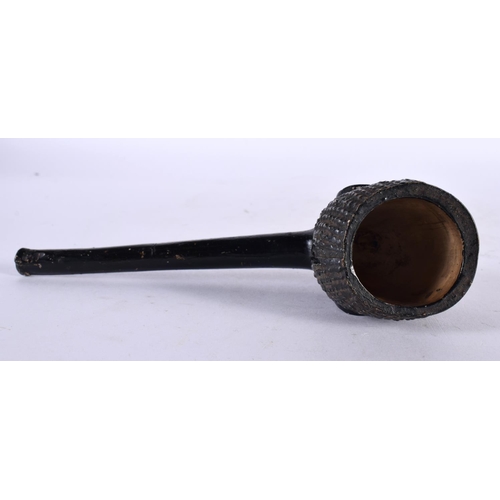 1041 - A RARE 19TH CENTURY PAINTED BLACKAMOOR NUBIAN CLAY PIPE. 128 grams. 18cm x 7cm.