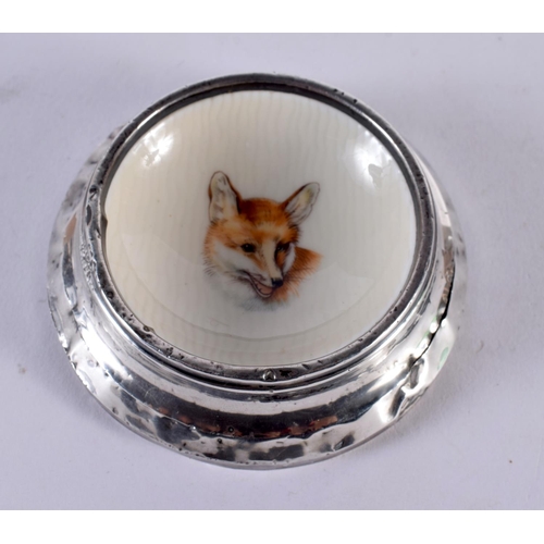 1050 - AN EDWARDIAN SILVER MOUNTED FOX PORCELAIN DISH. 84 grams overall. 8.25 cm diameter.