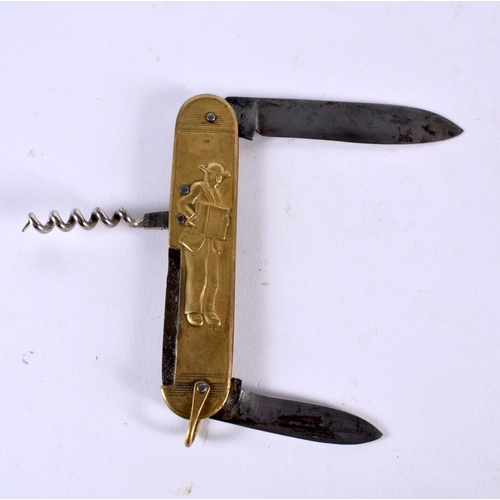 1056 - AN UNUSUAL ANTIQUE BASKETBALL MILITARY SOLDIER POCKET KNIFE. 73 grams. 23 cm long extended.