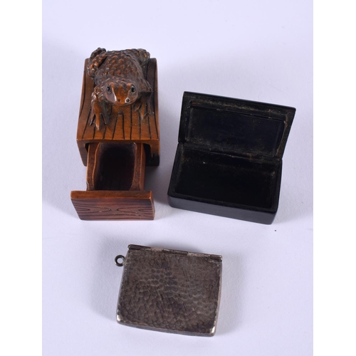 1088 - AN ANTIQUE SILVER LETTER FORM STAMP HOLDER together with a Japanese box & another. 23.6 grams. Large... 