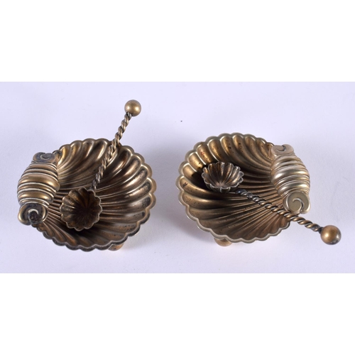 1097 - A PAIR OF ANTIQUE SILVER PLATED SHELL SALTS. 42 grams. Largest 5 cm x 4.5 cm. (4)