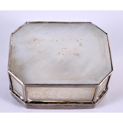 1109 - AN ANTIQUE CHINESE SILVER AND MOTHER OF PEARL SNUFF BOX. 50.7 grams. 5.5 cm x 4.5 cm.