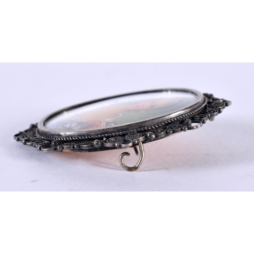 1116 - A SILVER BROOCH. 6.5 grams. 4.5 cm x 3.5 cm.