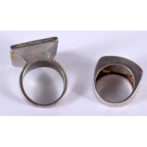 1117 - TWO SILVER RINGS. I & N. 22 grams. (2)