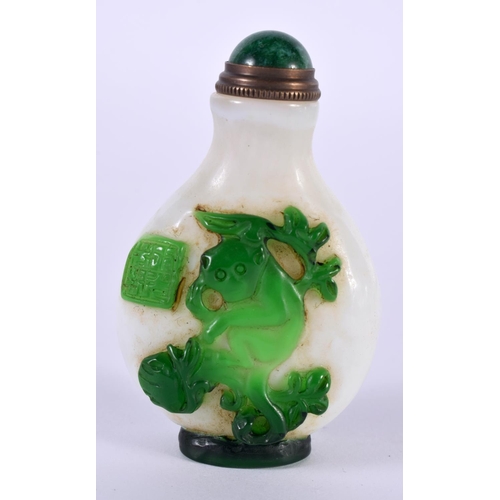 1126 - A PEKING GLASS OVERLAID SNUFF BOTTLE.  7.1cm x 4.5cm x 2.7cm, weight 57g