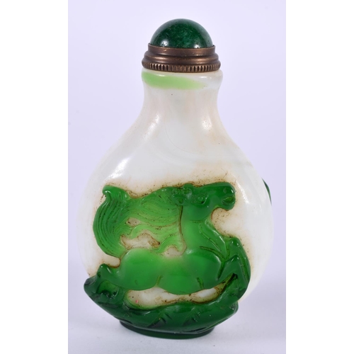 1126 - A PEKING GLASS OVERLAID SNUFF BOTTLE.  7.1cm x 4.5cm x 2.7cm, weight 57g