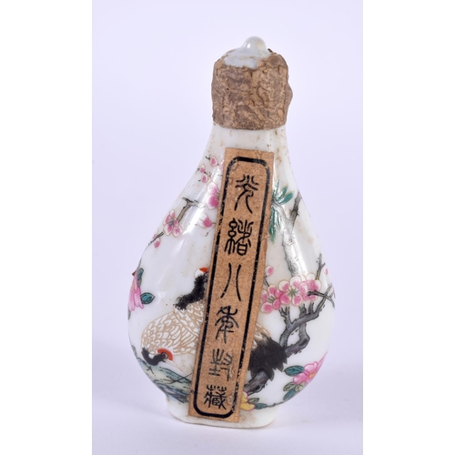 1136 - A CHINESE PORCELAIN SNUFF BOTTLE.  8.1cm x 4.4cm x 2.7cm