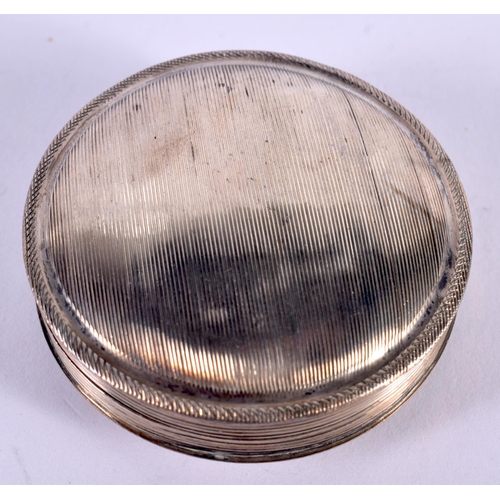 1145 - A CONTINENTAL WHITE METAL PILL BOX.  5cm x 1.8 cm