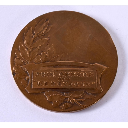 1205 - A FRENCH MEDALLION INSCRIBED Medaille, Prix offert par La depeche.  5cm x 0.3cm, weight 50g