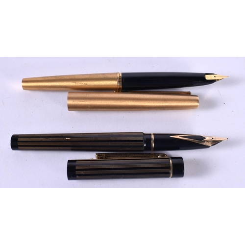 1224 - A SHEAFFER FOUNTAIN PEN WITH A 14CT GOLD NIB TOGETHER WITH ANOTHER. (2)