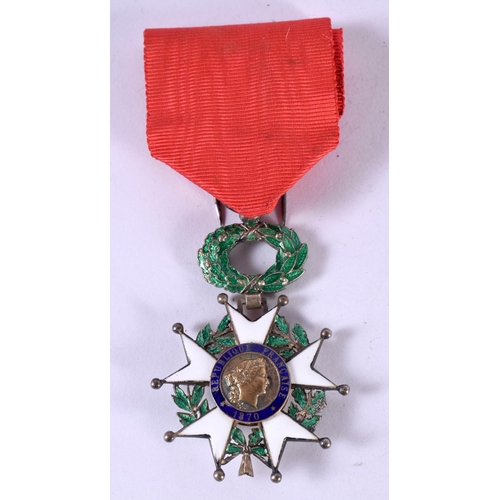 1232 - A CASED FRENCH LEGION OF HONOUR MEDAL 