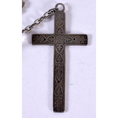 1234 - A WHITE METAL ROSARY WITH GLASS BEADS.  84cm long, weight 81g