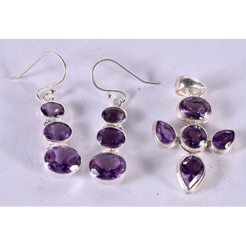 1265 - A PAIR OF SILVER MOUNTED GEMSTONE EARRINGS WITH A MATCHING PENDANT.  Stamped 925, Pendant 4cm x 2.3c... 