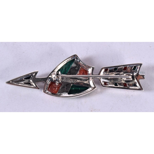 1303 - A SILVER AND STONE BROOCH. 6 grams. 5.25 cm x 1.75 cm.