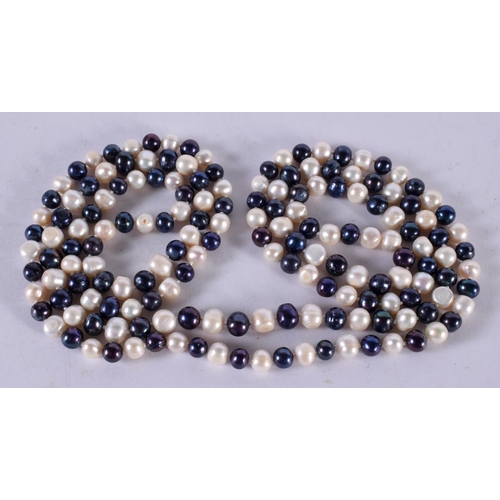 1308 - A PEARL NECKLACE. 84 grams. 123 cm long.