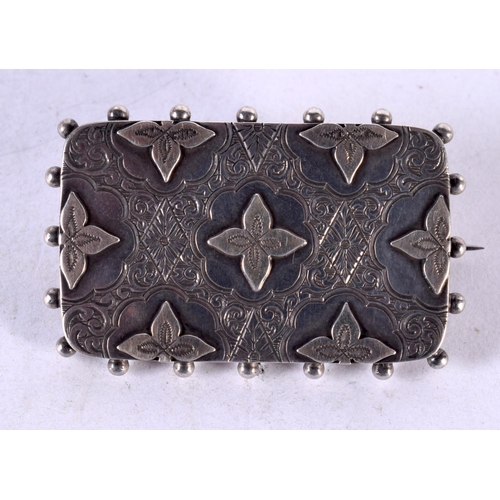 1332 - A VICTORIAN SILVER BROOCH. 11.5 grams. 2.75 cm x 4.25 cm.