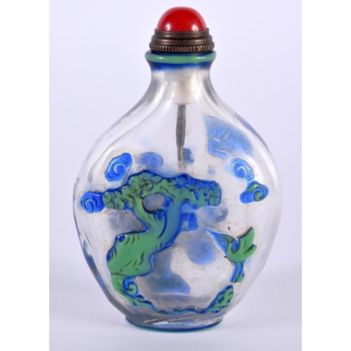 1368 - A CHINESE PEKING GLASS SNUFF BOTTLE AND STOPPER. 63 grams. 8 cm x 3.75 cm.