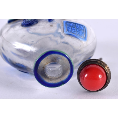 1368 - A CHINESE PEKING GLASS SNUFF BOTTLE AND STOPPER. 63 grams. 8 cm x 3.75 cm.