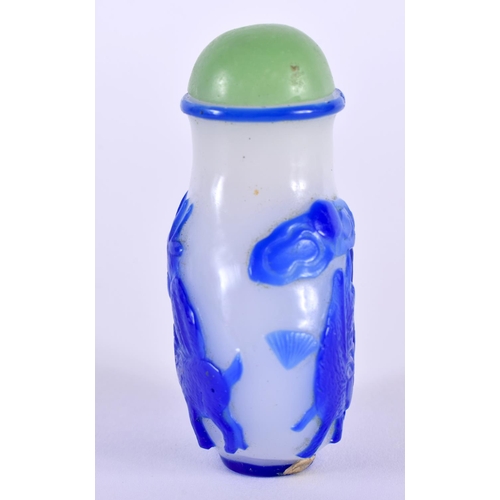 1371 - A CHINESE PEKING GLASS SNUFF BOTTLE AND STOPPER. 80 grams. 7cm x 3.75 cm.