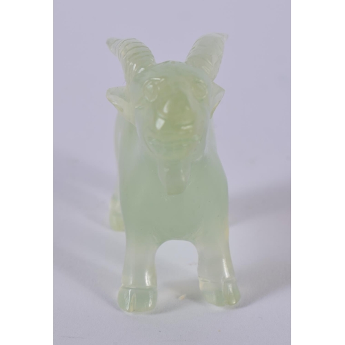 1401 - A CARVED JADE GOAT. 3.8 cm x 4.7cm x 1.7cm, weight 24g