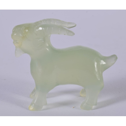 1401 - A CARVED JADE GOAT. 3.8 cm x 4.7cm x 1.7cm, weight 24g