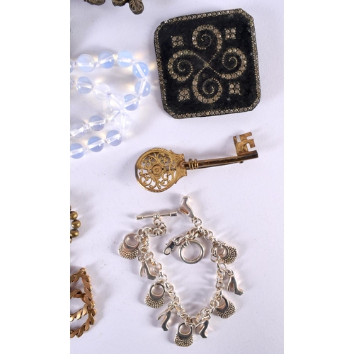 1404 - A MIXED JEWELLERY LOT (qty)