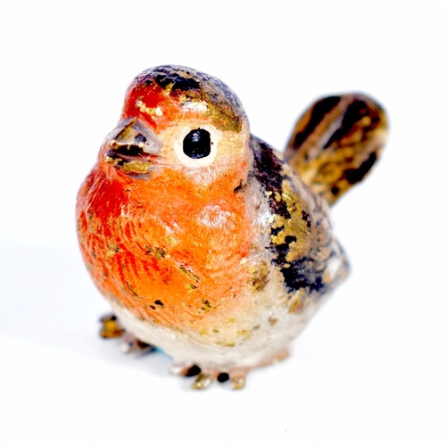 1466 - A COLD PAINTED BRONZE ROBIN.  2.7cm x 3.1cm x 1.8 cm, weight 41.3g