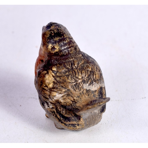 1466 - A COLD PAINTED BRONZE ROBIN.  2.7cm x 3.1cm x 1.8 cm, weight 41.3g