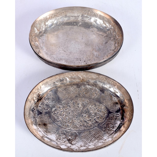 1471 - A WHITE METAL OVAL BOX AND COVER.  7.8 cm x 20cm x 15cm, weight 209g