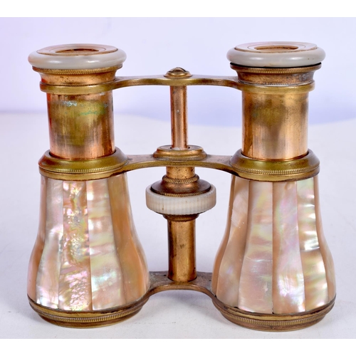 1533 - A PAIR OF VICTORIAN OPERA GLASSES WITH MOTHER OF PEARL BARRELS.  10.4cm x 6.7cm (closed), 10.4cm x 8... 