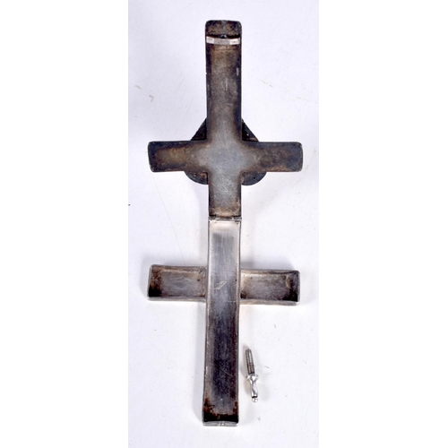 1535 - AN EARLY 18TH CENTURY SILVER RELIQUARY CROSS PENDANT.  11.5cm x 6.7cm x 1cm, weight 59g