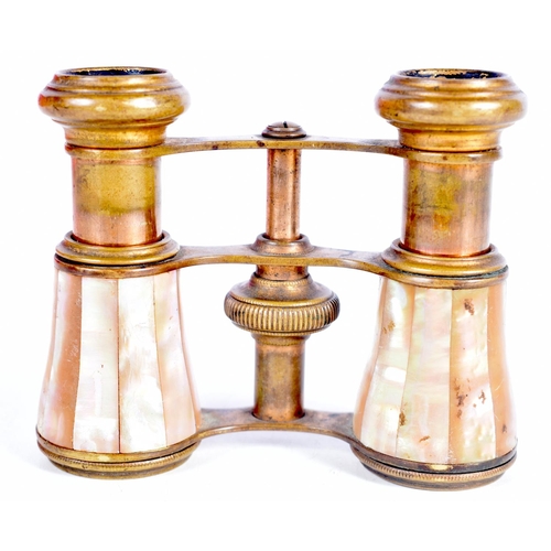 1538 - A PAIR OF VICTORIAN OPERA GLASSES WITH MOTHER OF PEARL BARRELS. 9.5cm x 6 cm (closed), 9.5cm x 7.5cm... 