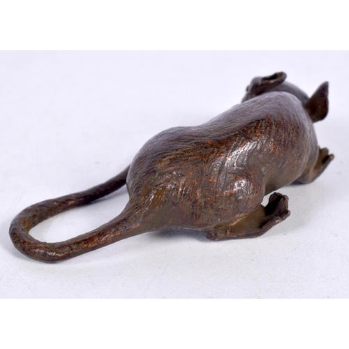 1583 - A JAPANESE BRONZE RAT OKIMONO. 168 grams. 8.5 cm x 4.75 cm.