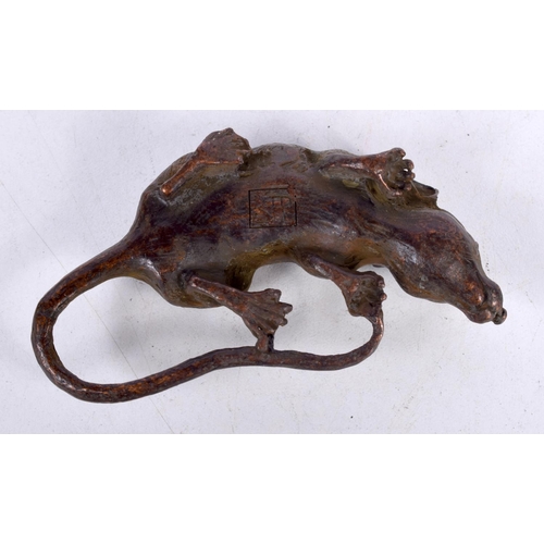 1583 - A JAPANESE BRONZE RAT OKIMONO. 168 grams. 8.5 cm x 4.75 cm.